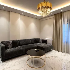 Zeus Deluxe Appartamento Tirana